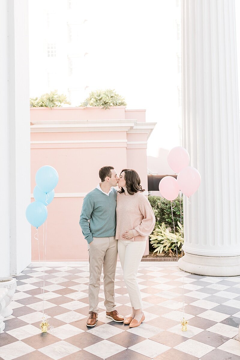 Downtown-Charleston-Pregnancy-Announcement-Session_0008