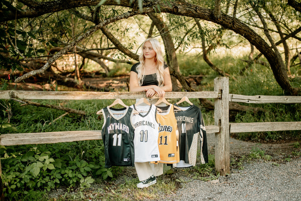 Creative senior picture ideas for female athletes