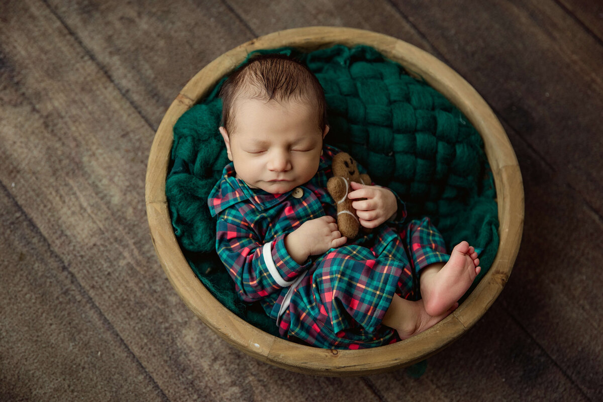 harrisburg-newborn-baby-photographer-christmas-pajamas-2
