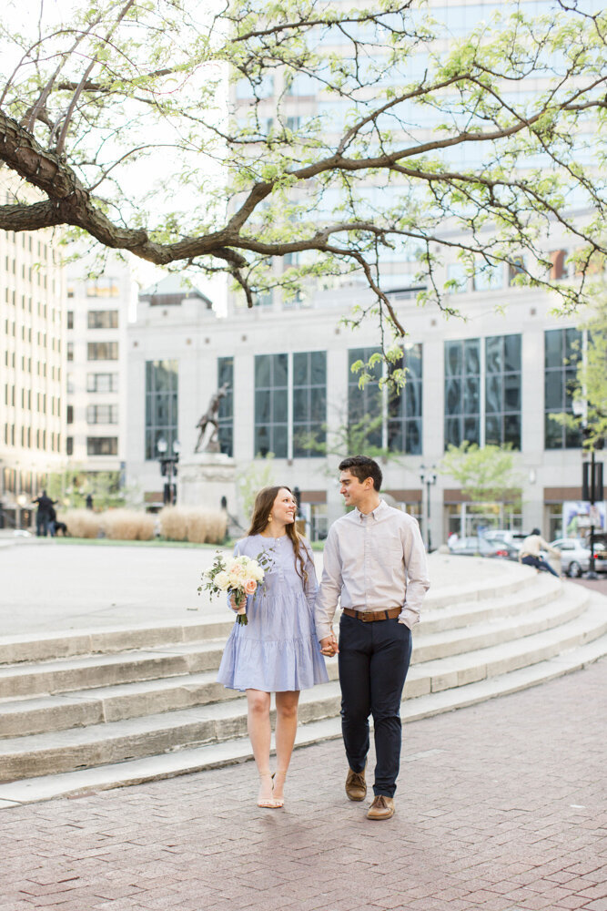 downtown-indianapolis-engagement-session7