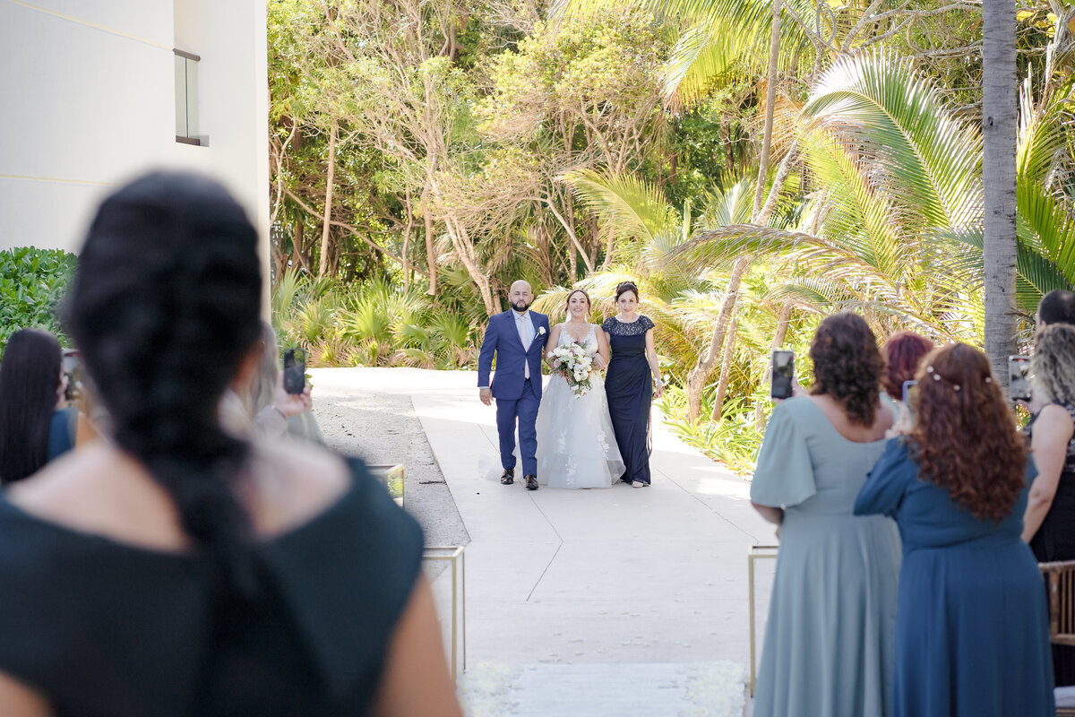 bride-ceremony-entrance-first-look-harry-mclaughlin-photography