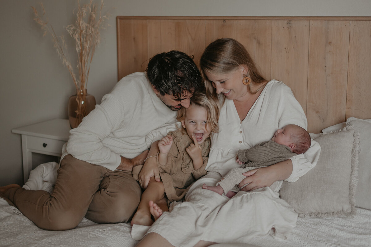 Momentjes&Zo-newbornshoot-baby-fotograaf-Diessen_54