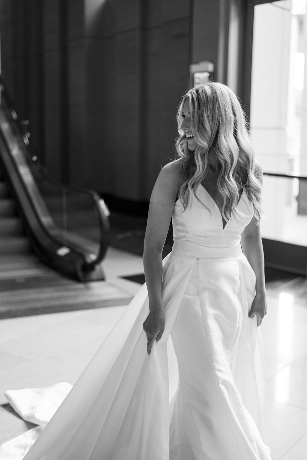 bridal portrait at loews hotel in kansas city