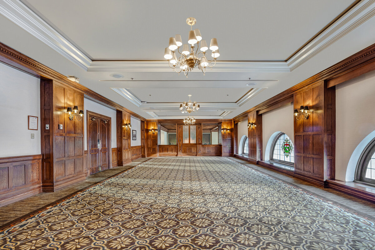 Elegant Indoor reception space Fairmont Hotel, classic and experienced, Edmonton wedding venue, featured on the Brontë Bride Vendor Guide.