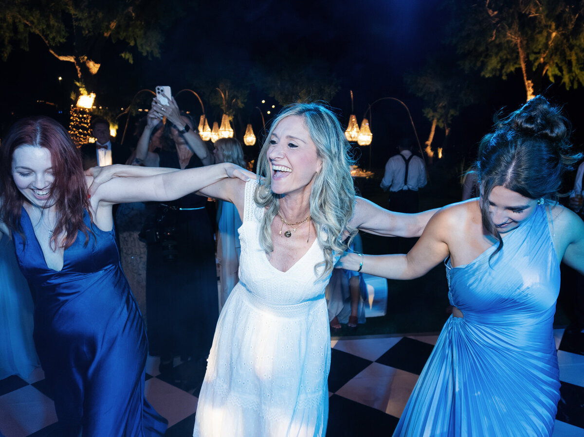 Romantic-Wedding-at-Island-Art-and-Taste–The-Residence-145