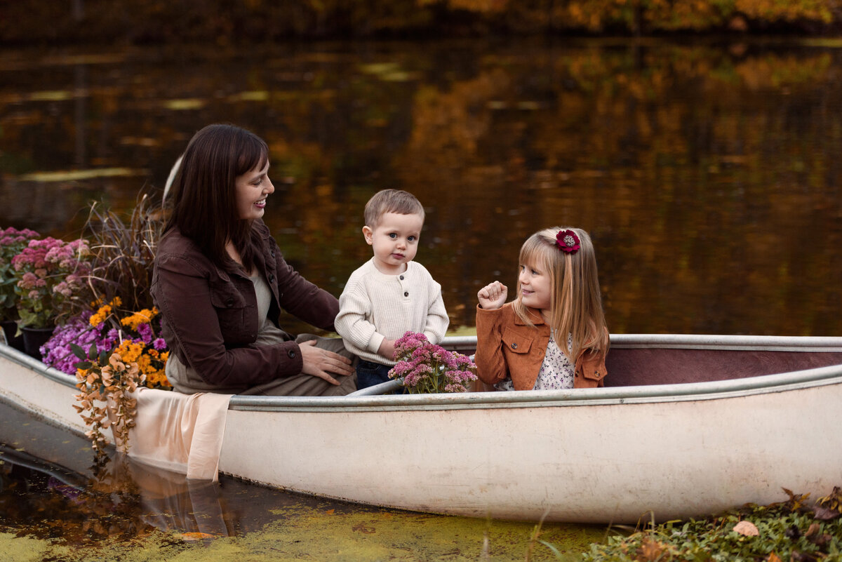 Fall canoe photo sessions with mom and children