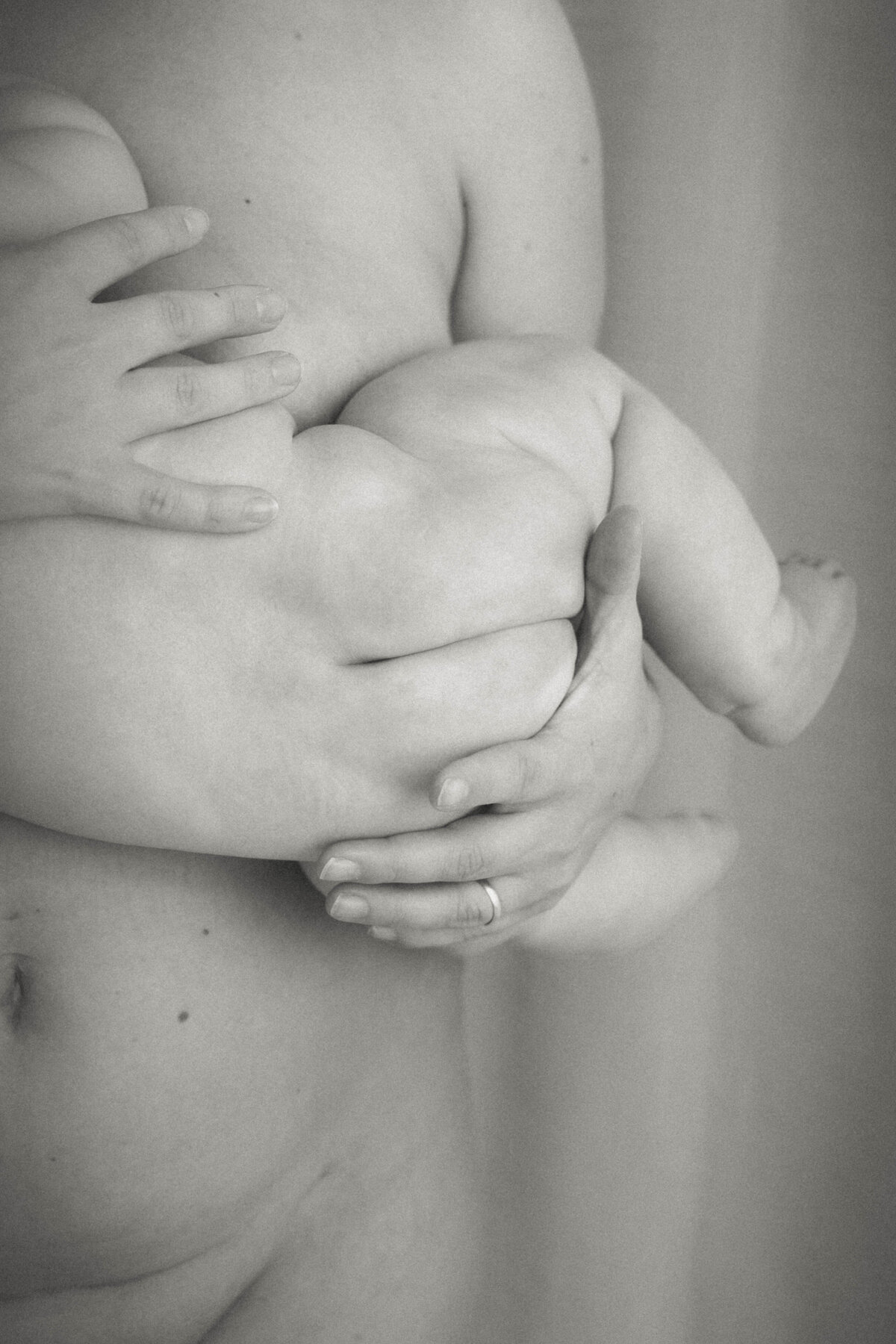newborn fotograaf - gezinsfotograaf - zwangerschapsfotografie - videograaf - Sint-Niklaas - Pictures by Jess - Mama en baby shoot - borstvoeding