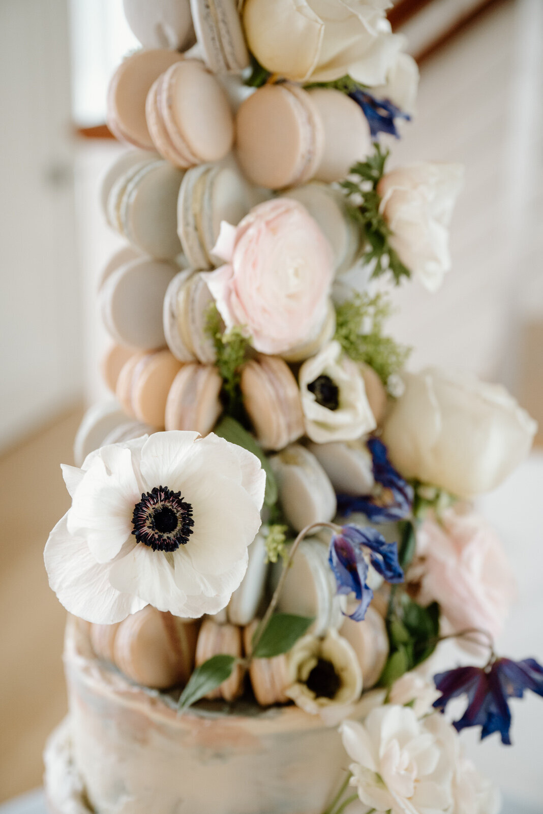 mystic-ct-coastal-wedding-flowers-tableware-rentals-petals-_-plates-35