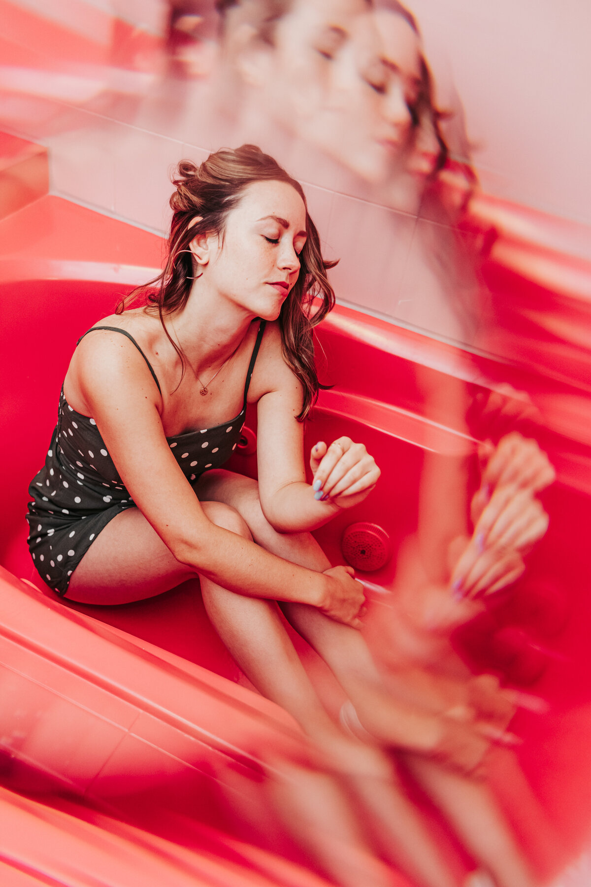 girl-in-red-bathtubb