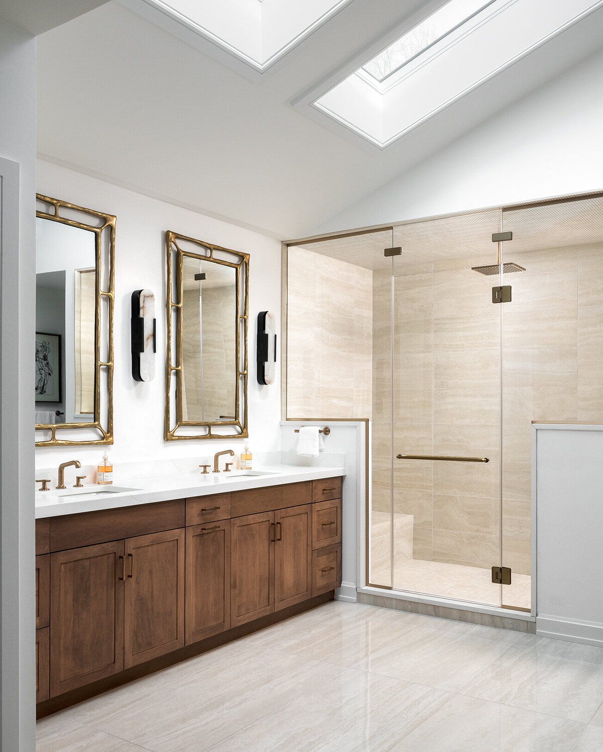 lilac_lores_bath_01_v2