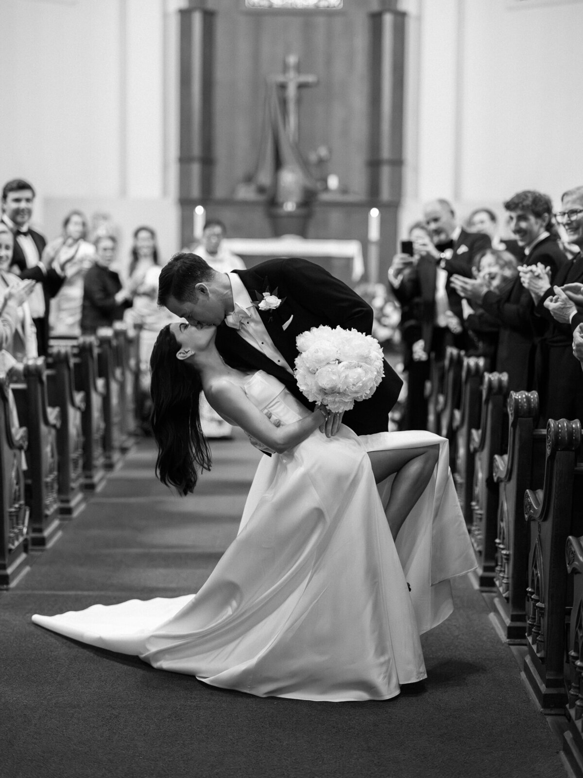 san francisco-flood-mansion-wedding-photography-catholic-wedding-classic-blackandwhite-churchwedding-wedding-thedejaureguis-042