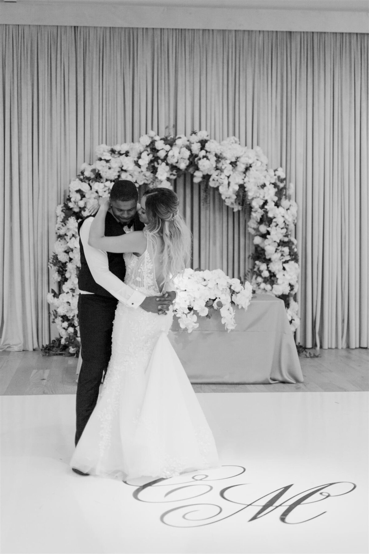 Angelica Marie Photography_Chantelle and Michael Harmon_July 2022_Hall on Dragon Wedding_Dallas Wedding Photographer_1479_websize