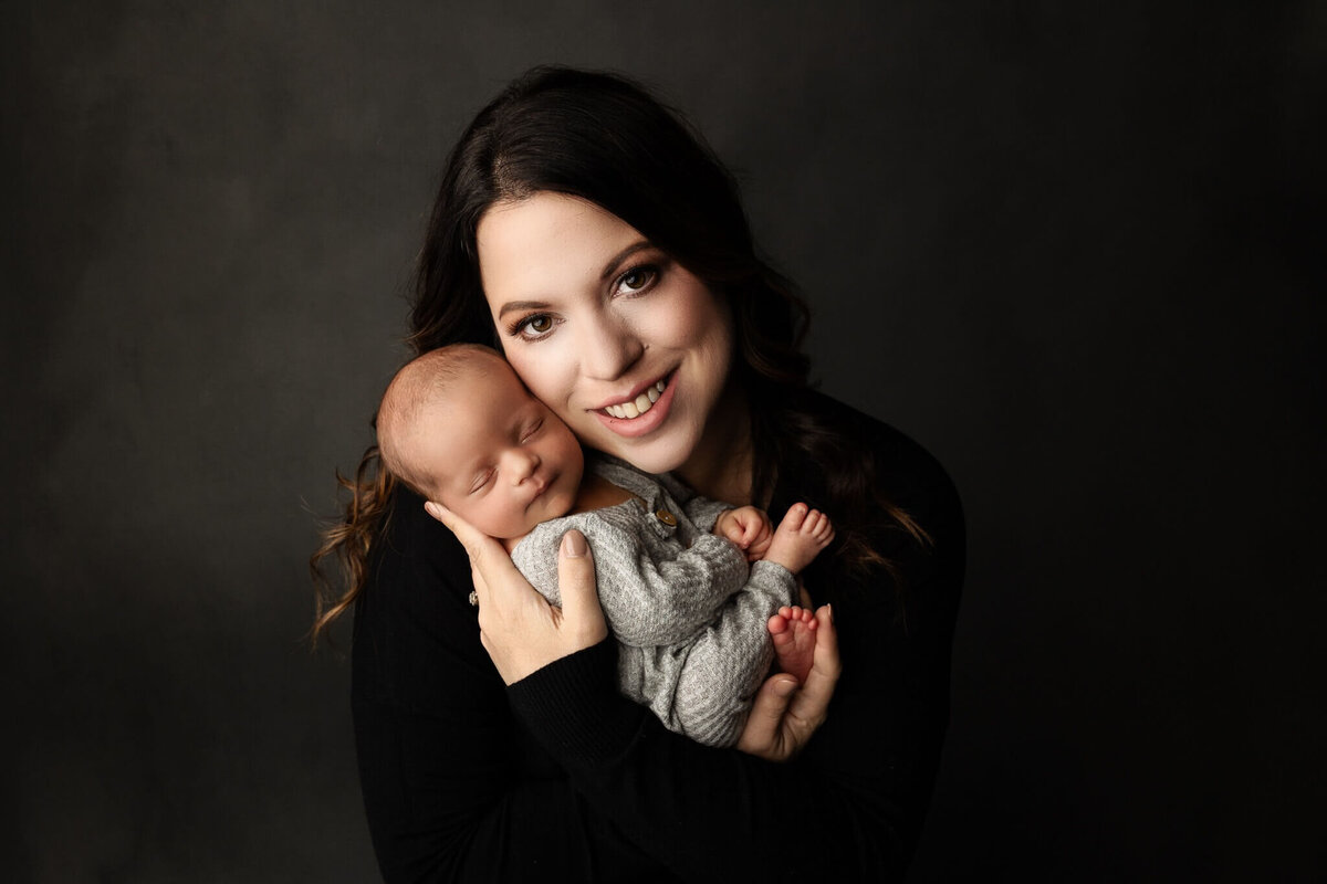 Best Motherhood photography NW Arkansas, motherhood portraits near me, mommy and me photography NW Arkansas