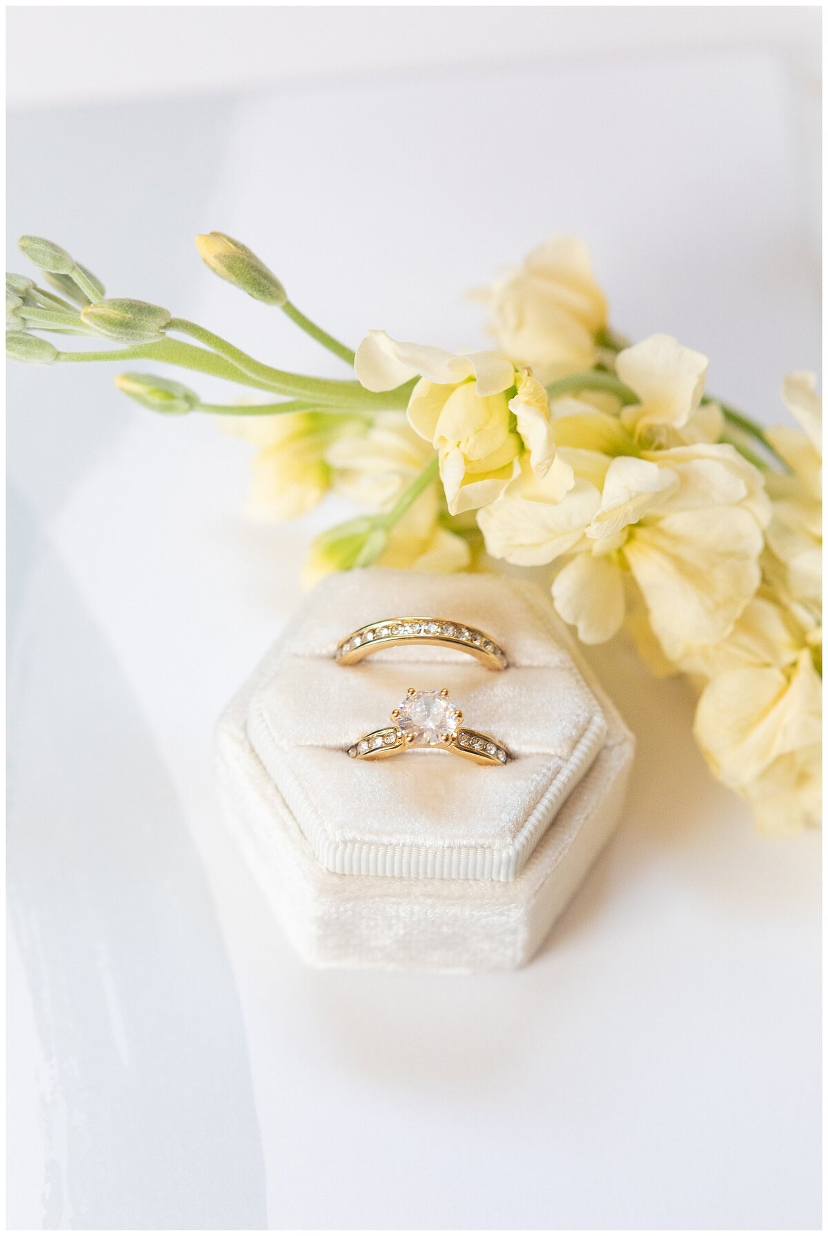 wedding rings with yellow florals