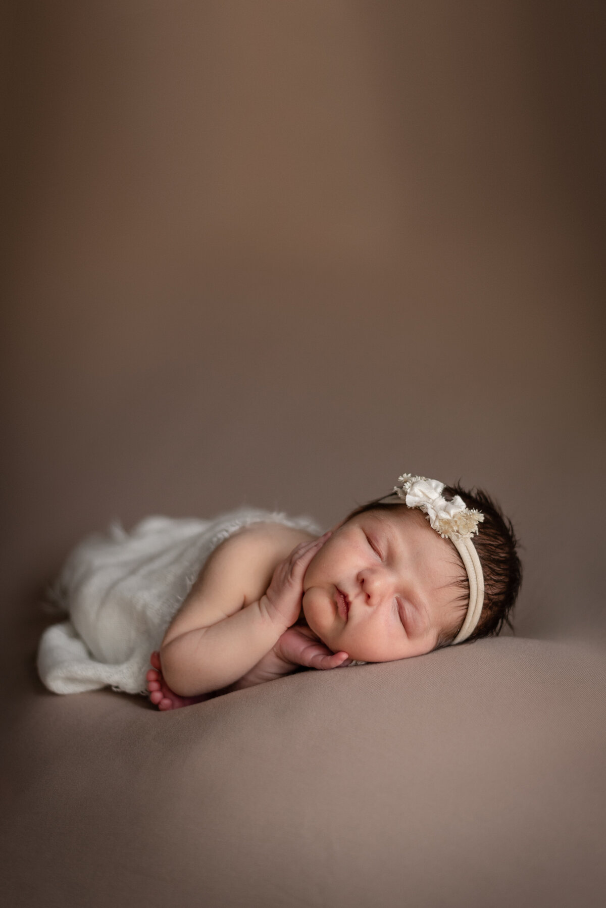 baby girl timber newborn images baby PhotograPher northeast indiana bluffton fort wayne studio session