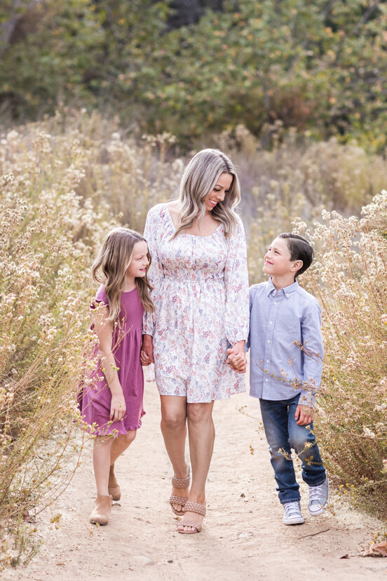 mother-and-children-waling-on-path-sweetwater-river-bridge-san-diego
