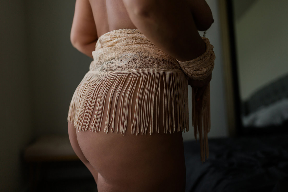 Hampton Roads Boudoir Photos |  Be A Peach Boudoir Photographer