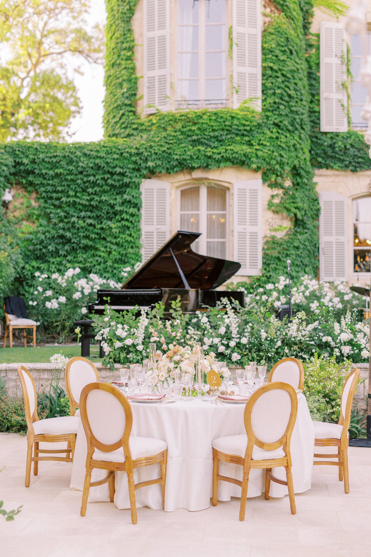 Maïlys Fortune Photography Husband Wife Wedding Weddings Photography France Switzerland Italy Timeless Dreamy Imagery Bilingual French English Destination Weddings Destination Wedding Provence French Riviera Paris Lake Como Tuscany94