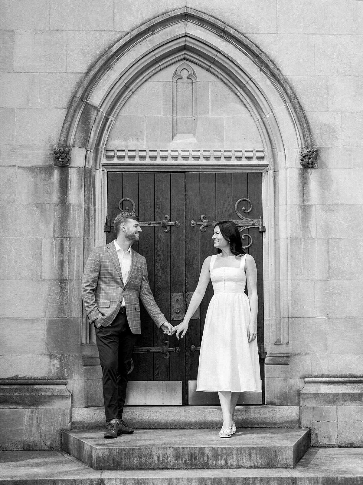 Anna-Wright-Photography-National-Cathedral-Engagement-Session_1125