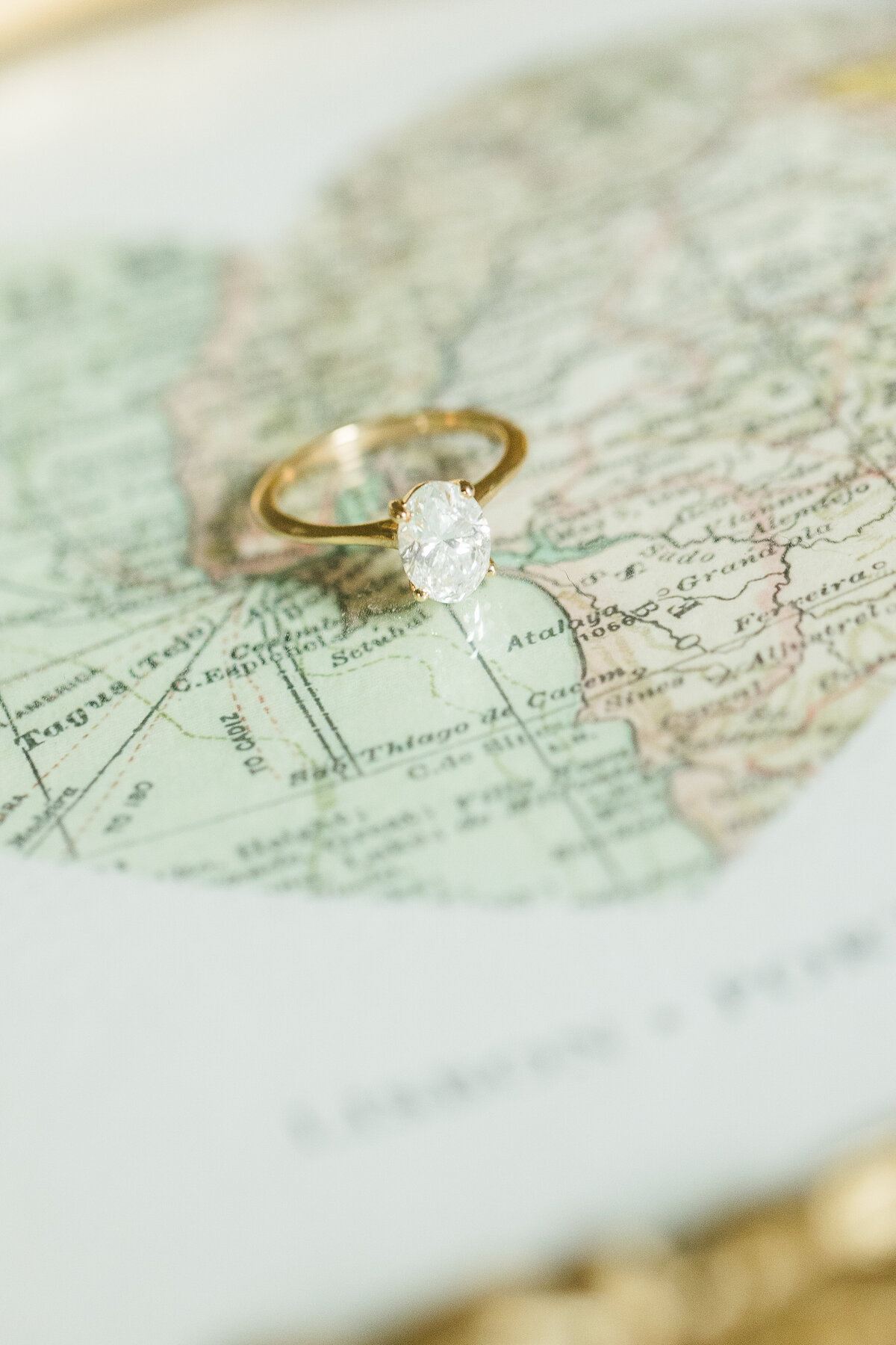 isabel and zach engagement sneak peeks . Bella Faith Photography 16