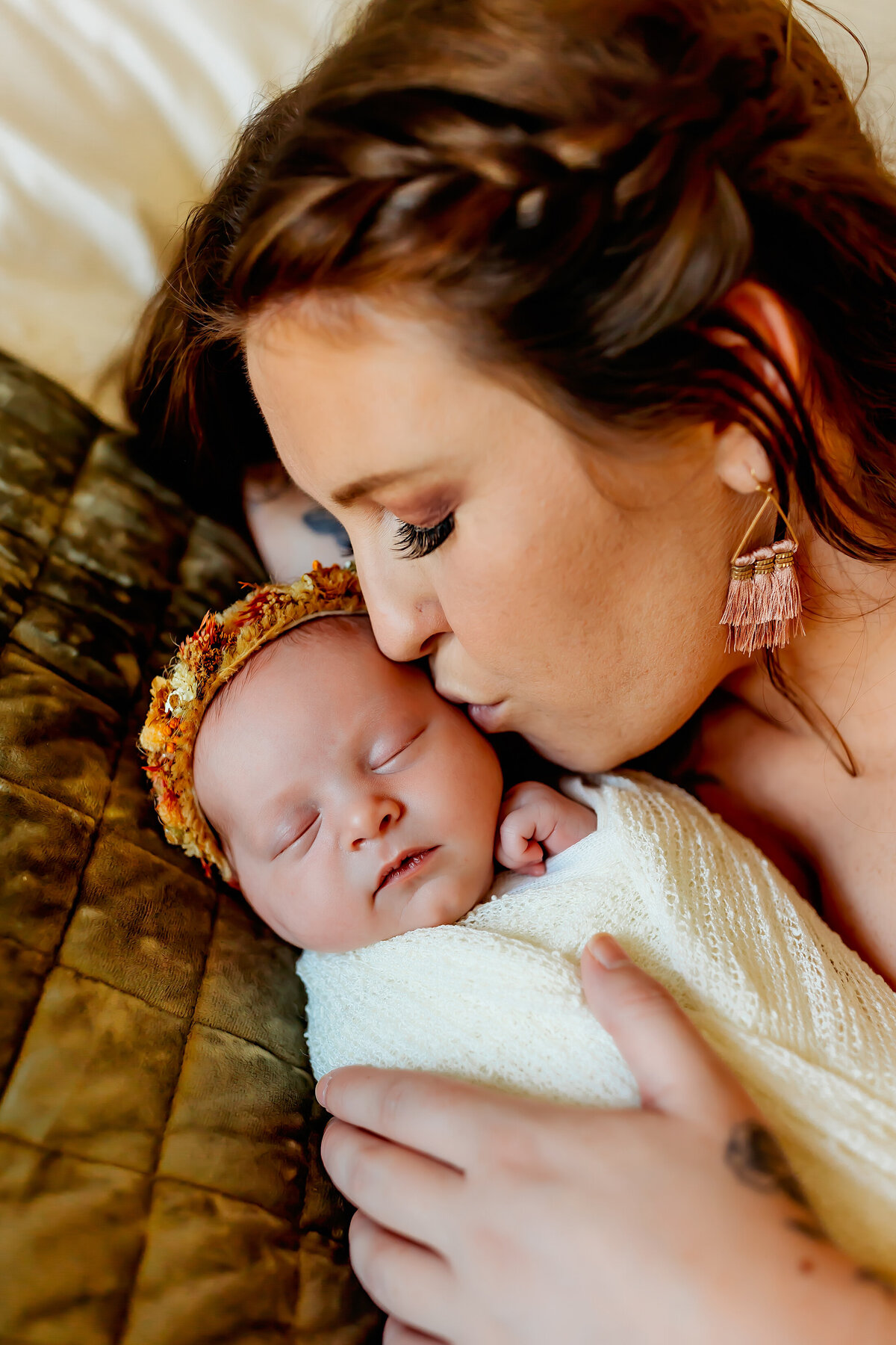 Affordable Lifestyle Newborn Session | Crowley, TX Newborn Photographer
