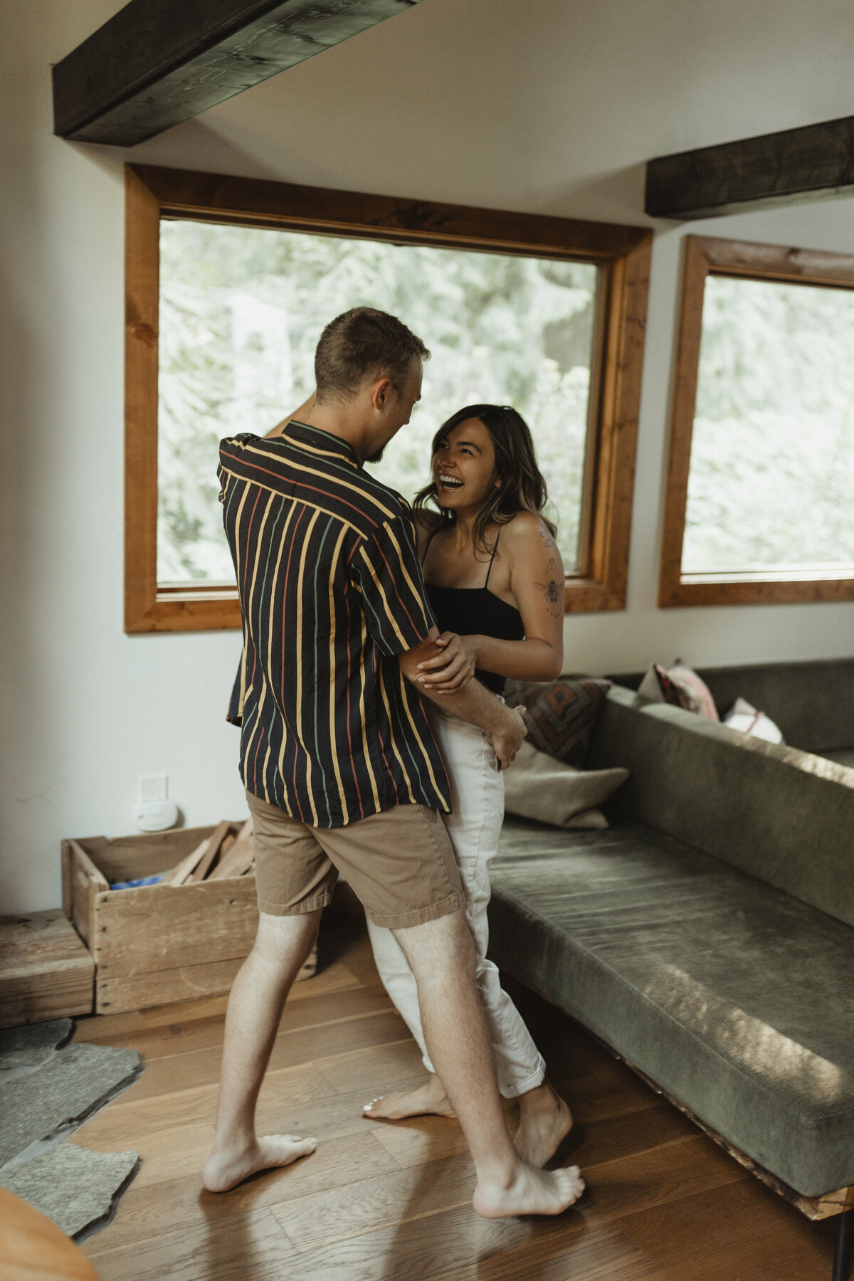 casualcouplesinhomesessionkansascityphotographer-6