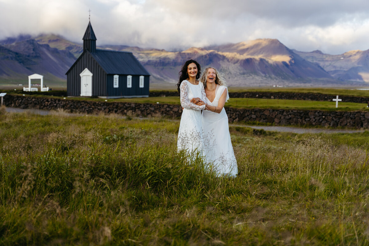 BÚDAKIRKJA Iceland Elopement