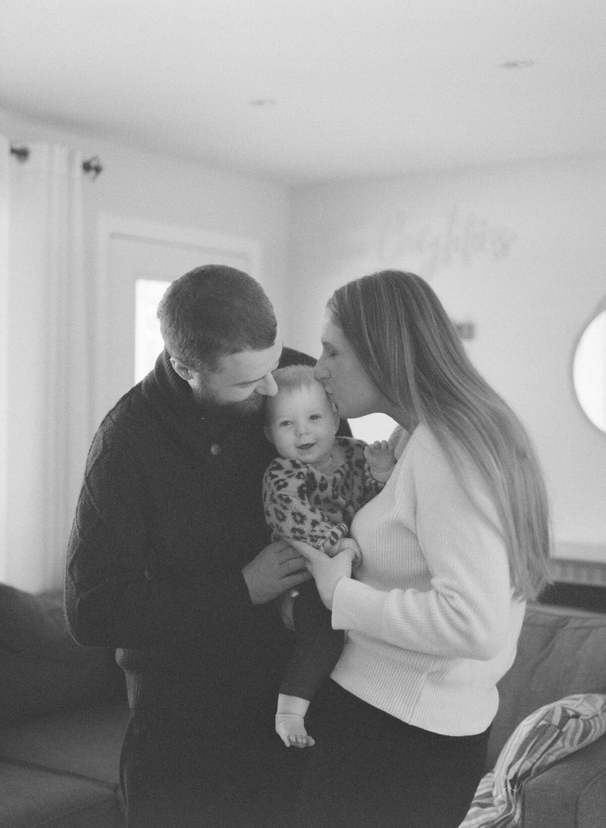 in-home-uxbridge-ontario-family-photograhy-on-film5
