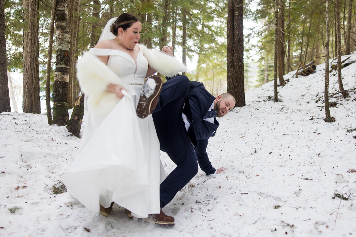 wedding-candid-fall-bride-groom-snow-winter-elkins