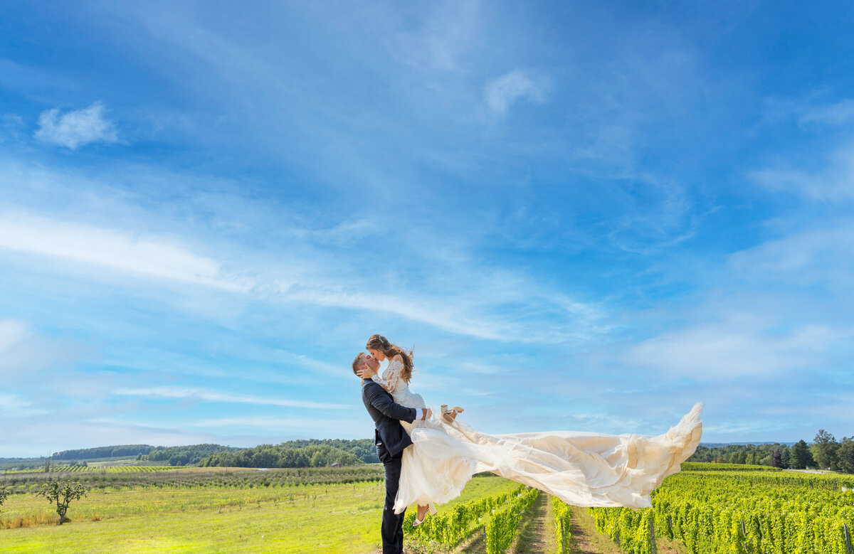 - Oden + Janelle Photographers - M+D