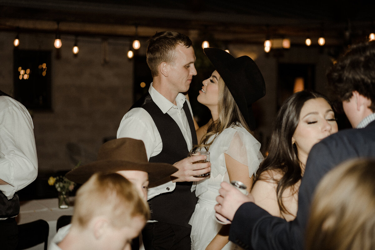 C&R_WED-1043