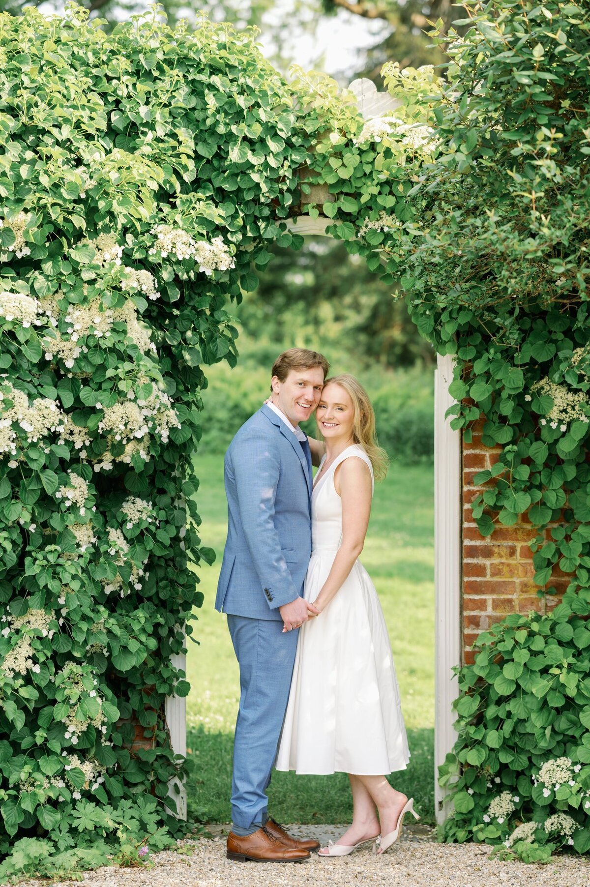 ErinandGordon_BlithewoodGardenEngagement-29