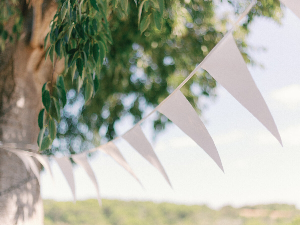 7-05092015-IMG_0609-Olivia-Poncelet-Wedding-Photographer-France-Aigues-Vives-LN-WEB-150