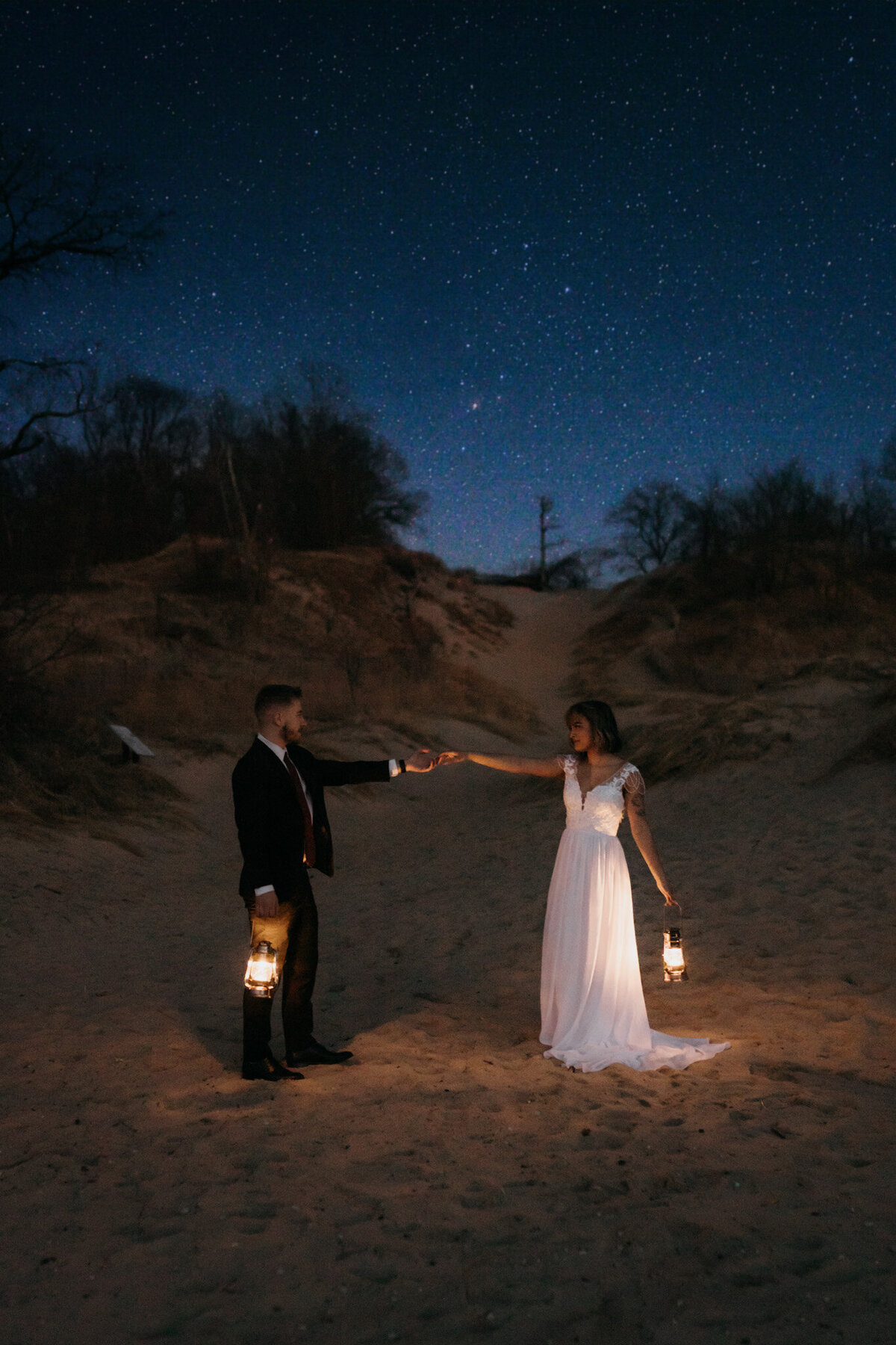 Indiana-Dunes-Elopement-Indiana-SparrowSongCollective-2-stars-final