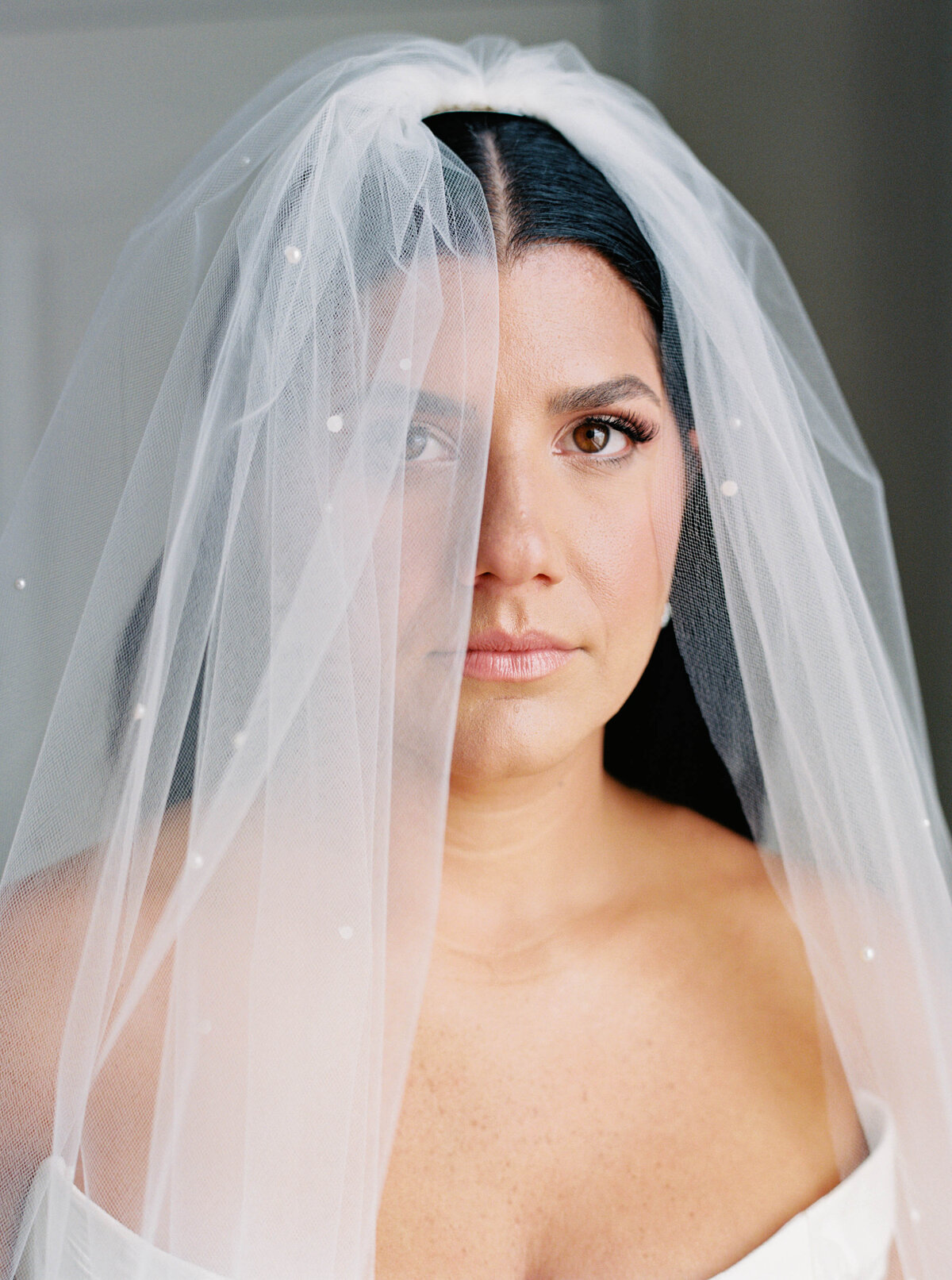 Philadelphia-Ritz-Carlton-Wedding-Bride-Getting-Ready_019