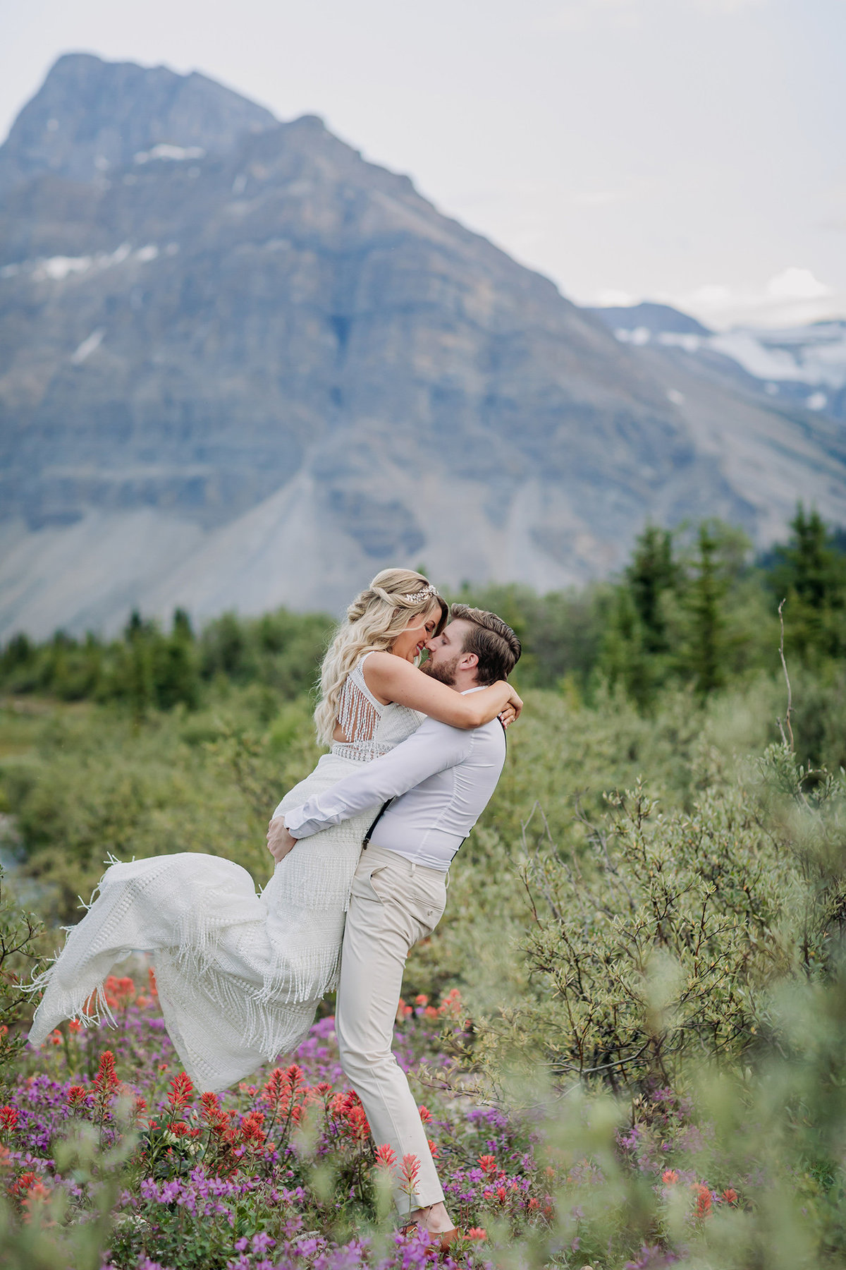 41-icefields-parkway-adventure-wedding-banff-national-park-elopement-photographer
