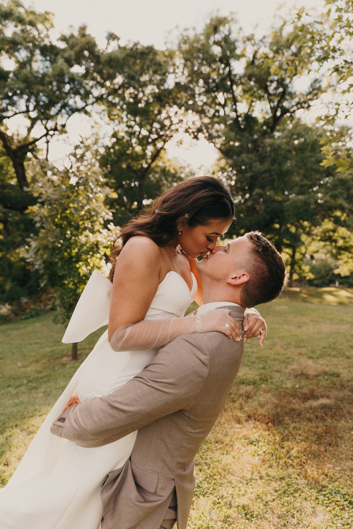 Des Moines Elopement Photographer