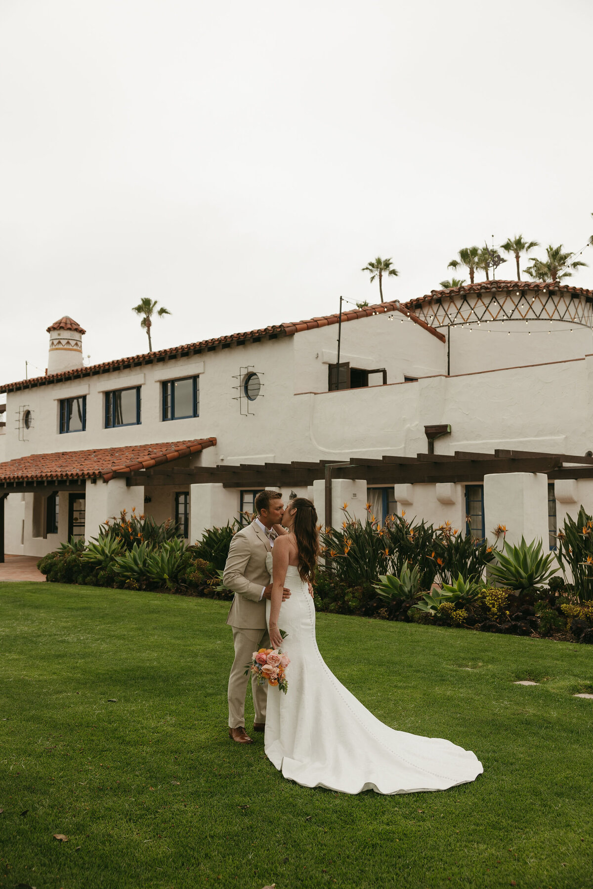 pretty-palm-leaf-event-co-rebekan-and-ben-wedding-ole-hanson-29