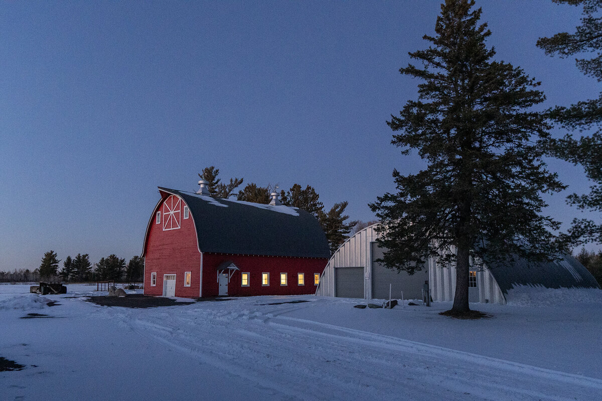 barn-in-winter