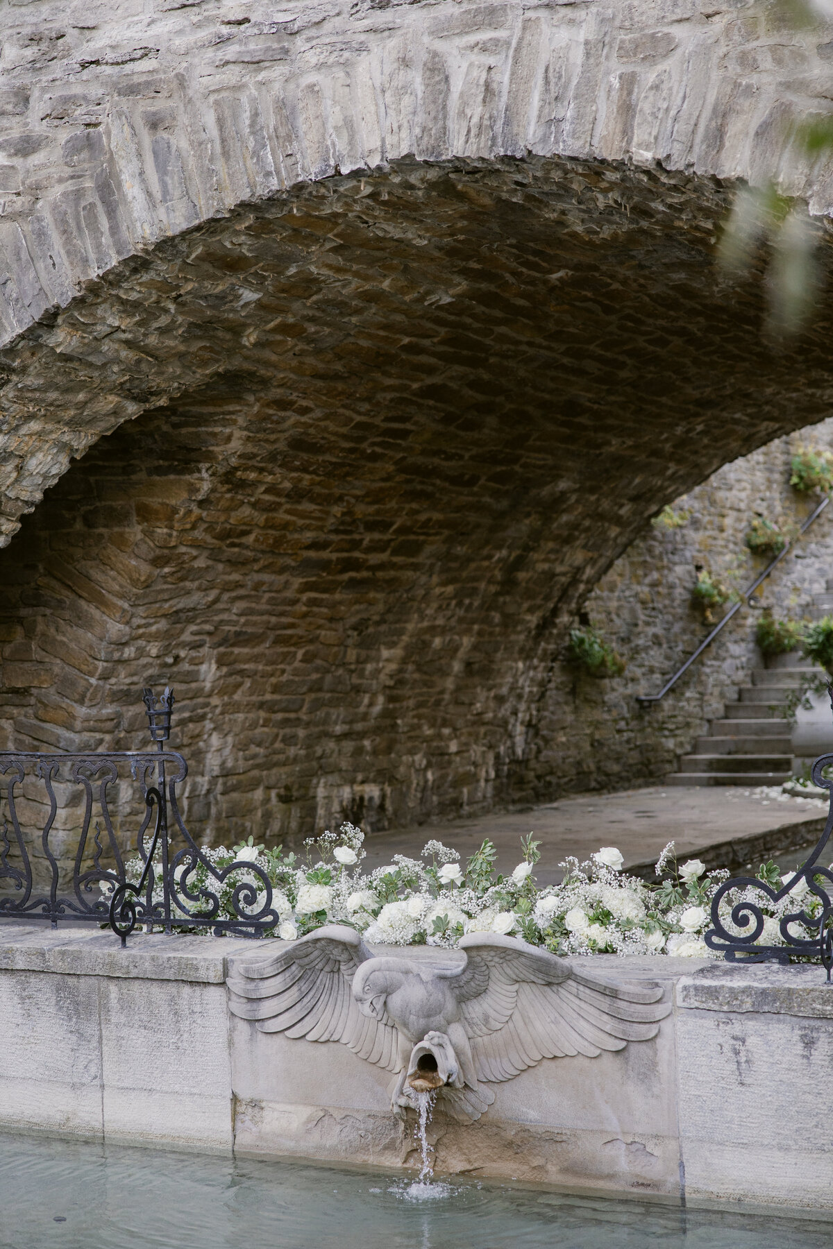 C&BWed1281