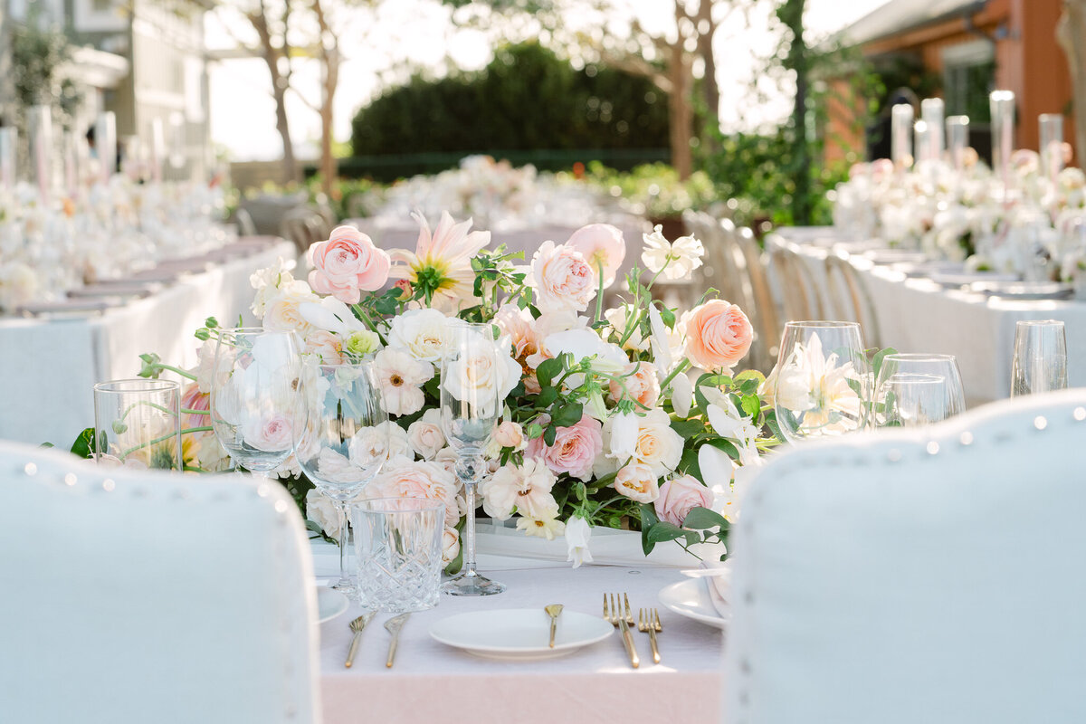 bride and groom ceremony outdoor pictures