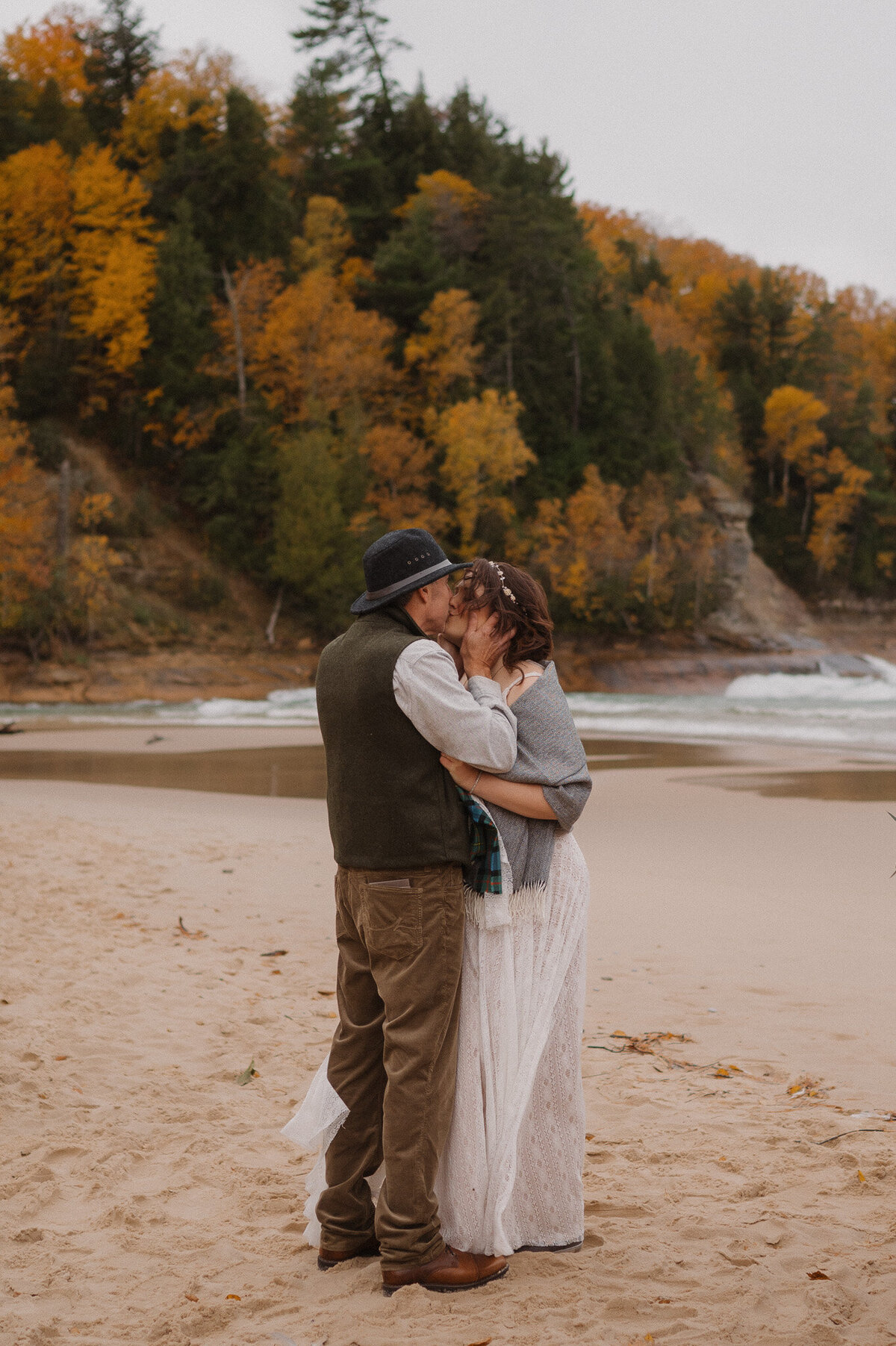 michigan hawaii elopement photographer