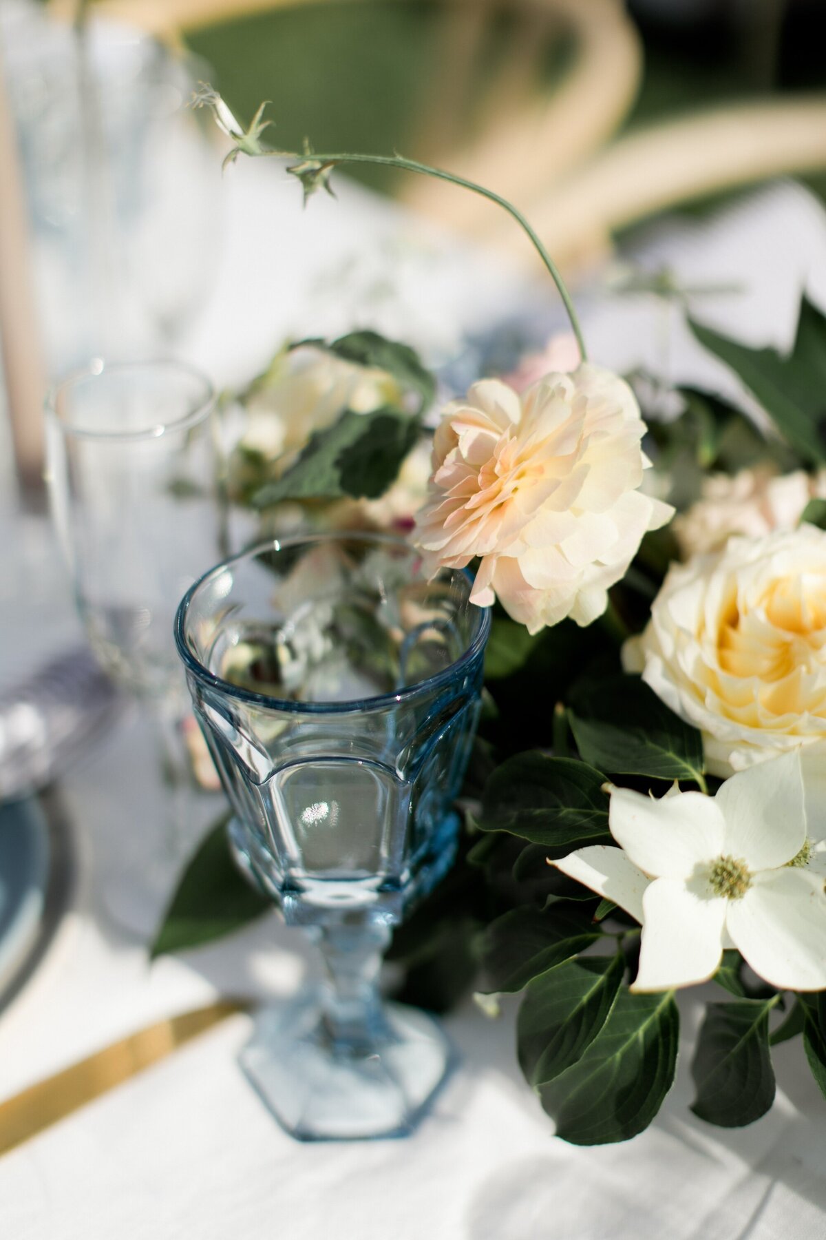 wedding-flowers-at-the-watersedge-resort-and-spa