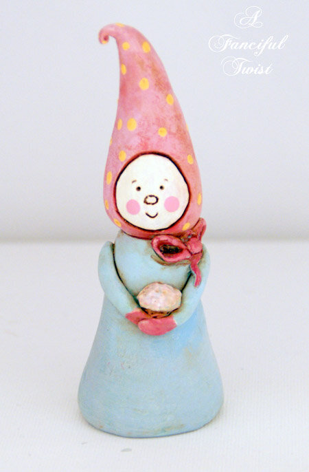 clementine-elfshat-muffincake-front