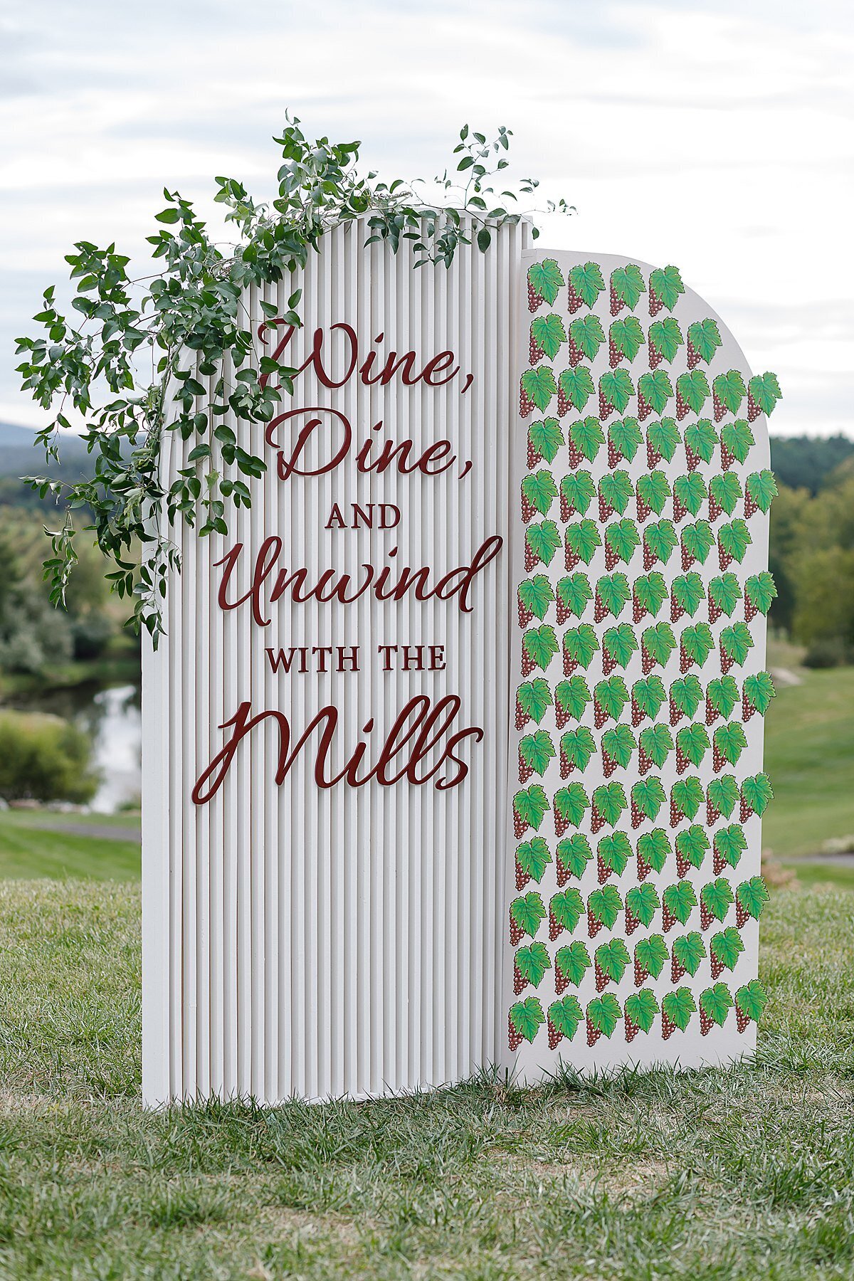 winery-themed-escort-wall