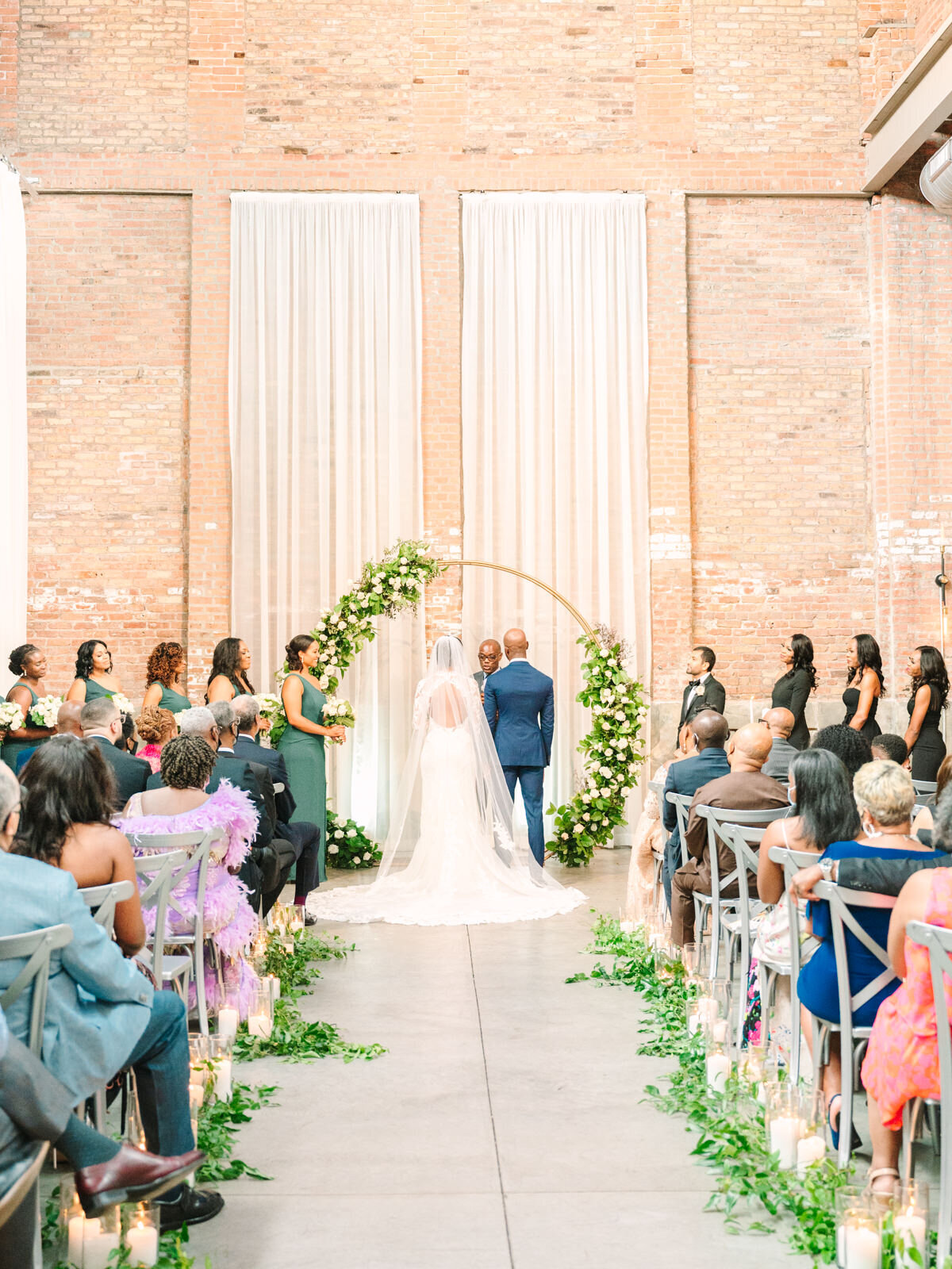 the-fairlie-chicago-wedding-ceremony-industrial-kassieanaphotography.com