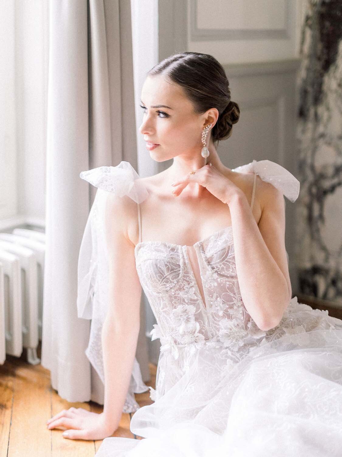 Parisian couture wedding in Black and White at chateau de Bonaventure Paris Veronique Lorre floral designer Aude lucas11
