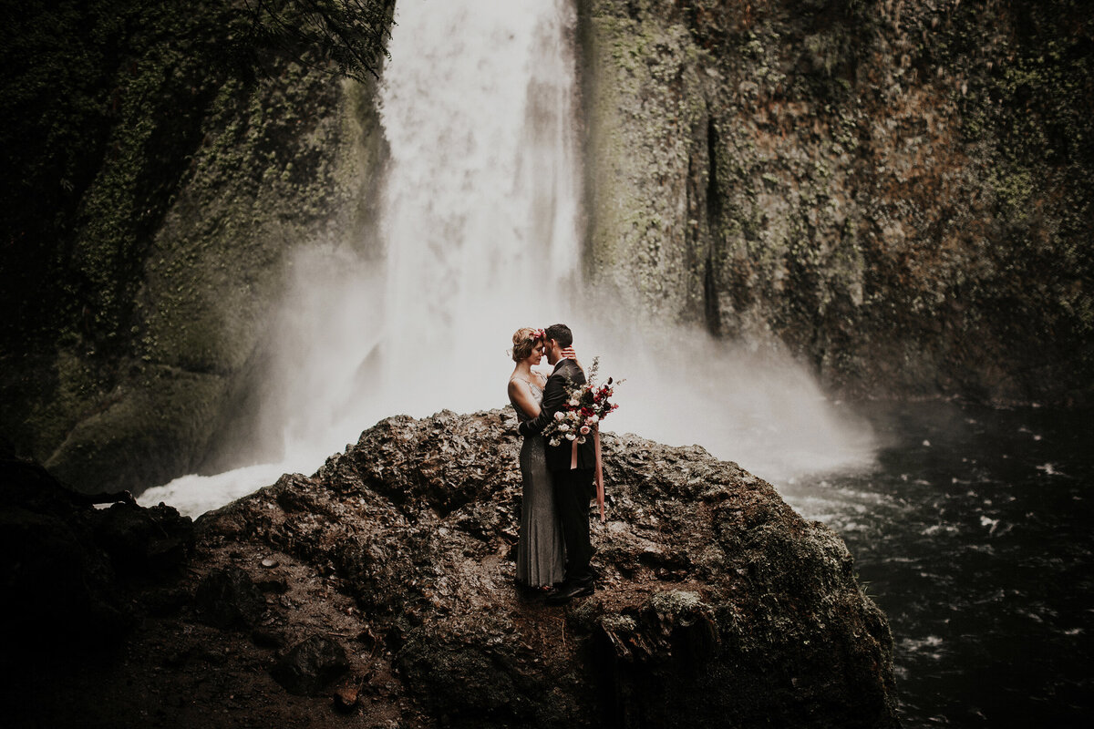 Hazelwood_Photo-Oregon_Waterfall_Elopement_Wedding_Photographer.12