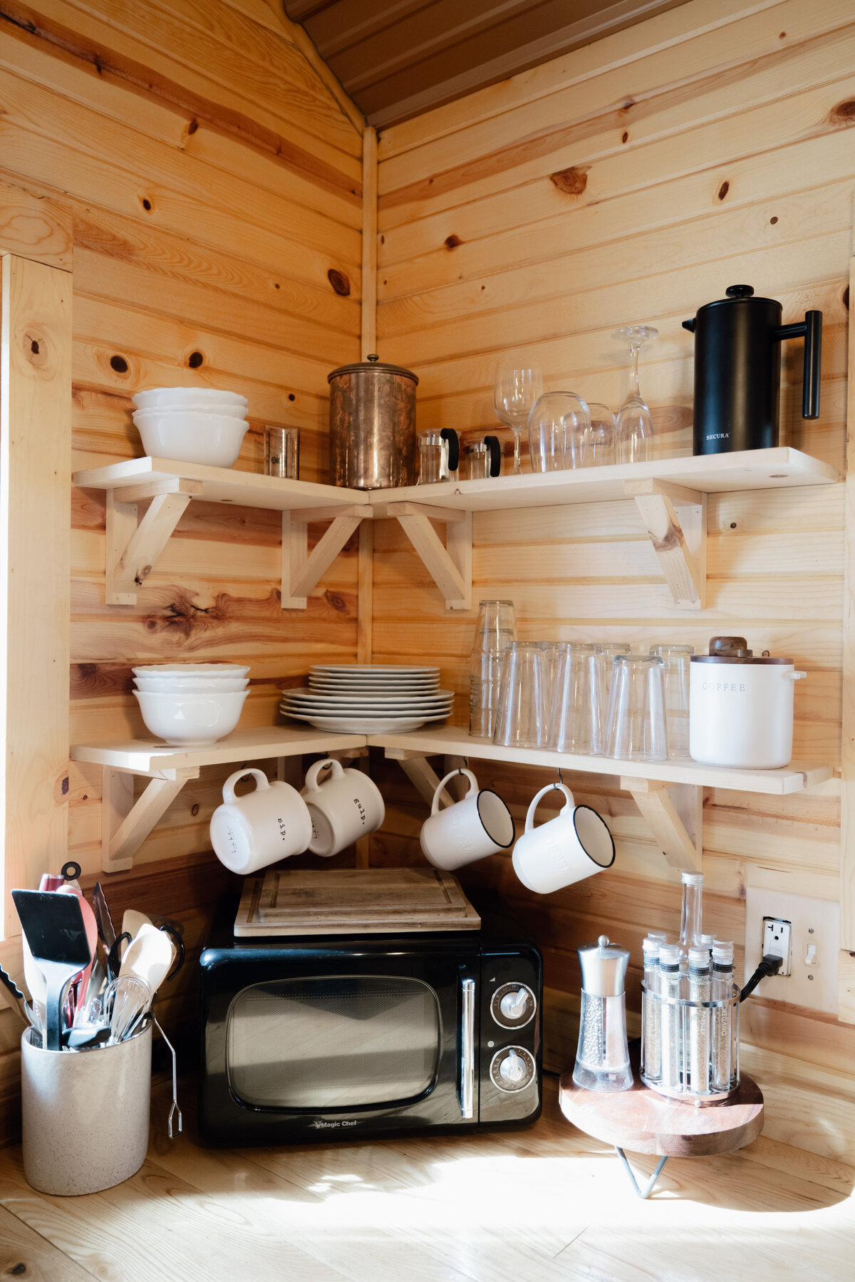 Bear-Ridge-Destination-cozy-cabin-rosie-photo-video-121