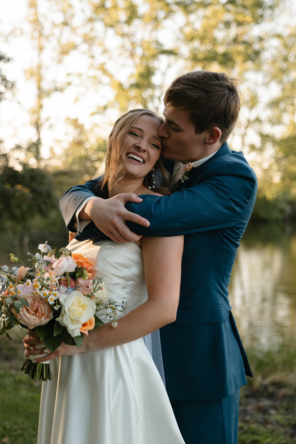 Sydney and Brant's Rustic Midwest Wedding Photography-640